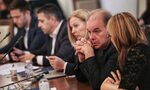 Промените в Конституцията ще бъдат приети след маратон със заседания и през уикенда Промените в Конституцията ще бъдат приети след маратон със заседания и през уикенда
