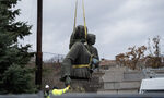 Фигурите от Паметника на съветската армия са преместени на площадка за съхранение