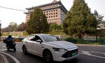 Китайците от BYD изпревариха "Тесла" по продажби на електромобили в края на годината