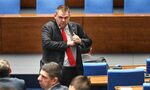 Пеевски нарече президента "мистър Кеш" и поиска оставката му Пеевски нарече президента "мистър Кеш" и поиска оставката му