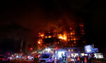 Пожар погълна сграда със 140 апартамента във Валенсия, подозират изолацията Пожар погълна сграда със 140 апартамента във Валенсия, подозират изолацията