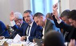 Запис показва как депутати се наговарят да надхитрят партньорите си, за да прескочат изпълнителната власт