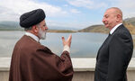 Иран издирва хеликоптер с президента и външния министър на борда