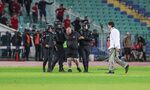 Футболният сезон в България завърши с грозни сцени и пак повдигна въпроса за хулиганството
