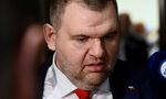 Пеевски заяви, че конфликтът му не е с Доган, а с деребеите в партията Пеевски заяви, че конфликтът му не е с Доган, а с деребеите в партията