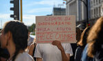 Снимка на деня: "Животът ми е факт, не пропаганда" - протестът срещу забраната на ЛГБТИ-теми