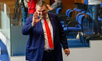 "Никой не е защитен от рейдърство": Доган призова партиите на общ фронт срещу Пеевски "Никой не е защитен от рейдърство": Доган призова партиите на общ фронт срещу Пеевски