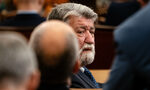 Едно наум: Вежди Рашидов ходил да се сдобри с Пеевски в хотел "Берлин", защото нямал сарай Едно наум: Вежди Рашидов ходил да се сдобри с Пеевски в хотел "Берлин", защото нямал сарай