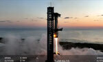 Момент за историята: SpaceX успя да върне на Земята най-голямата ракетата носител Super Heavy (видео) Момент за историята: SpaceX успя да върне на Земята най-голямата ракетата носител Super Heavy (видео)