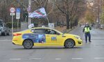 Снимка на деня: Таксиметрови шофьори излязоха на протест и блокираха центъра на София Снимка на деня: Таксиметрови шофьори излязоха на протест и блокираха центъра на София