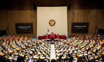 Парламентът отне правомощията на президента на Южна Корея