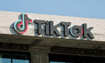 "Тикток" отново работи в САЩ, но Тръмп поиска половината да е американска