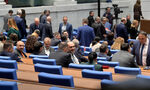 С подкрепата на Пеевски парламентът прие на първо четене бюджета на здравната каса С подкрепата на Пеевски парламентът прие на първо четене бюджета на здравната каса
