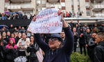 Оставка, гняв и многохилядни протести след пожара в Кочани, задържан е бивш министър