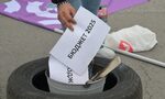 Фотогалерия: Протестиращите от градския транспорт гориха обещания и строиха стълба към управляващите