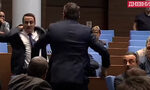 Физически сблъсък в пленарната зала: Как Цончо Ганев от "Възраждане" нападна Явор Божанков (видео) Физически сблъсък в пленарната зала: Как Цончо Ганев от "Възраждане" нападна Явор Божанков (видео)