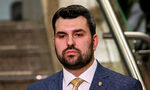Министър на ГЕРБ наруши закона и гласува със снимка на лична карта, цяла секционна комисия замълча