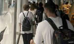 Министър Караджов свиква спешна среща, заради блокирани на летището пътници