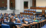 Парламентът прие таван на лекарските възнаграждения и законопроекти за заплащането на младите медици Парламентът прие таван на лекарските възнаграждения и законопроекти за заплащането на младите медици