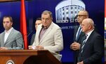 Додик бе отстранен като лидер на Република Сръбска и обяви референдум, Сърбия отправи закани