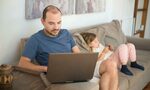 Родителите на деца до 8 г. имат право да работят от вкъщи, но началникът може да откаже Родителите на деца до 8 г. имат право да работят от вкъщи, но началникът може да откаже