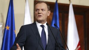 Полският премиер смята руския доклад за катастрофата край Смоленск за непълен