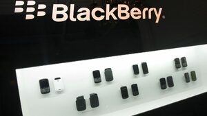 BlackBerry може да спре услугата си във Великобритания при безредици