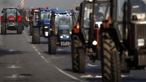 Земеделци от цялата страна протестираха заради намалени субсидии