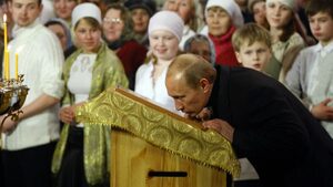 Путин включи в кампанията си и "императорската икона"