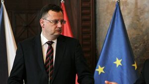 Според чешкия премиер ситуацията с ЧЕЗ в България е политическа игра, намеси Цацаров и Борисов