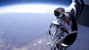 На живо: Скокът на Феликс Баумгартнер от Космоса беше отменен (обновена в 20:44ч.)