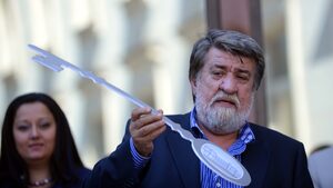 Вежди Рашидов: В "Квадрат 500" няма скандал, една картина е омекнала