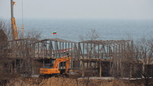 Видео: Въпреки забраната на Иракли се строи