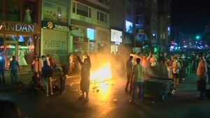 Видео: Протести и сблъсъци в Истанбул