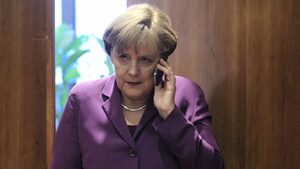 Германия започва разследване за подслушването на телефона на Меркел