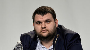 Цитат на деня: Истинското "задкулисие" се скри зад корпулентната ми фигура