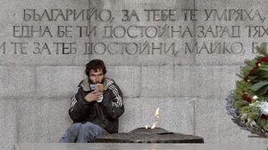 Видео: Този човек не е просяк, или да станеш сервитьор на бездомник