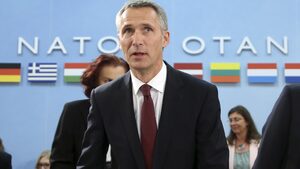 НАТО е готов да разговаря с Русия за операциите в Сирия, обяви Йенс Столтенберг