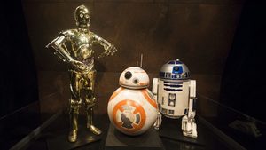Мечът на Люк Скайуокър и R2-D2 отиват на търг