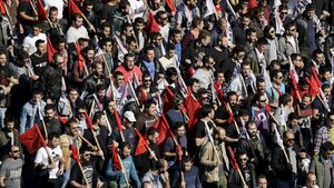 Нови масови протести в Гърция срещу пенсионната реформа, полетите за Атина са отменени