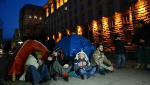 Готвената забрана за къмпингуване отново събра протестиращи (допълнена)