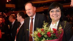 Миков ще подаде оставка като председател на парламентарната група на БСП