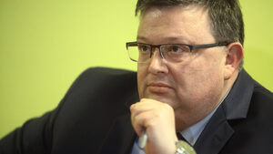 Чужди служби са премълчали важна информация за атентата на летището в Бургас