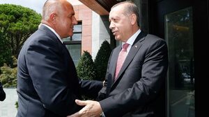 Ако Турция рекетира ЕС с бежанците, е абсурдно България да се ангажира с каузата на рекетиращия