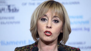 Мая Манолова: Партийните ръководства отчаяно бранят статуквото и парите си