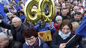 Фотогалерия: Хиляди европейци шестваха в подкрепа на ЕС