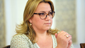 Деница Златева: Не съм разпъвала политически чадър върху НДК