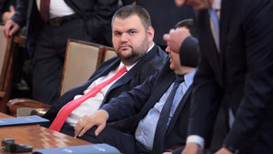 Aut Peevski, aut nihil *