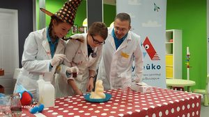 Двегодишният "Музейко" твърди, че химията е любимата наука на децата
