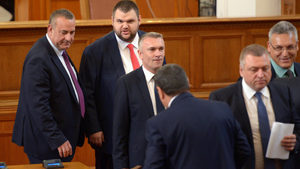Пеевски и ДПС написаха закон за "справедливост и връщане на разграбеното от КТБ"